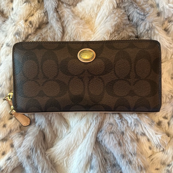 Coach monogram zipper wallet-used like new condition - Picture 2 of 10